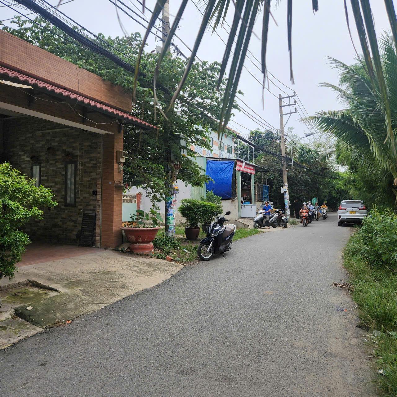 BÁN NHÀ HXH TỈNH LỘ 10, Q. BÌNH TÂN DT: 4X16M, 4 TẦNG GIÁ 5,6 TỶ