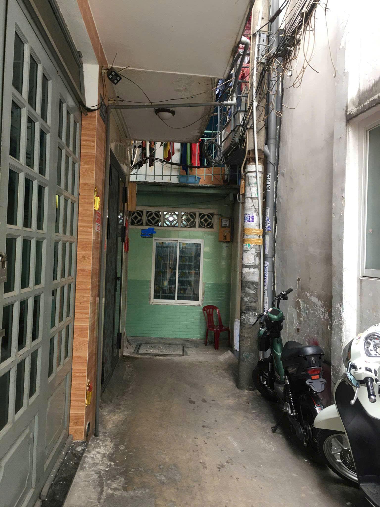 BÁN NHÀ HẺM RỘNG LẠC LONG QUÂN, Q. 11, 1 TRỆT 1 LẦU 3.5M  GIÁ 1,38 TỶ