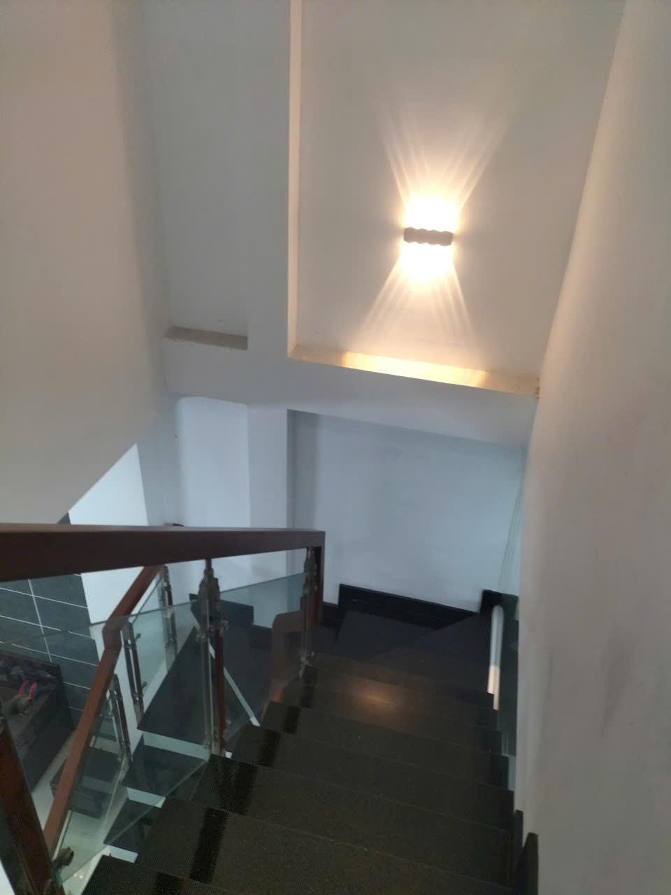 BÁN NHÀ HẺM GÒ DẦU, Q. TP 1 TRỆT 1 LẦU GIÁ 5,68 TỶ