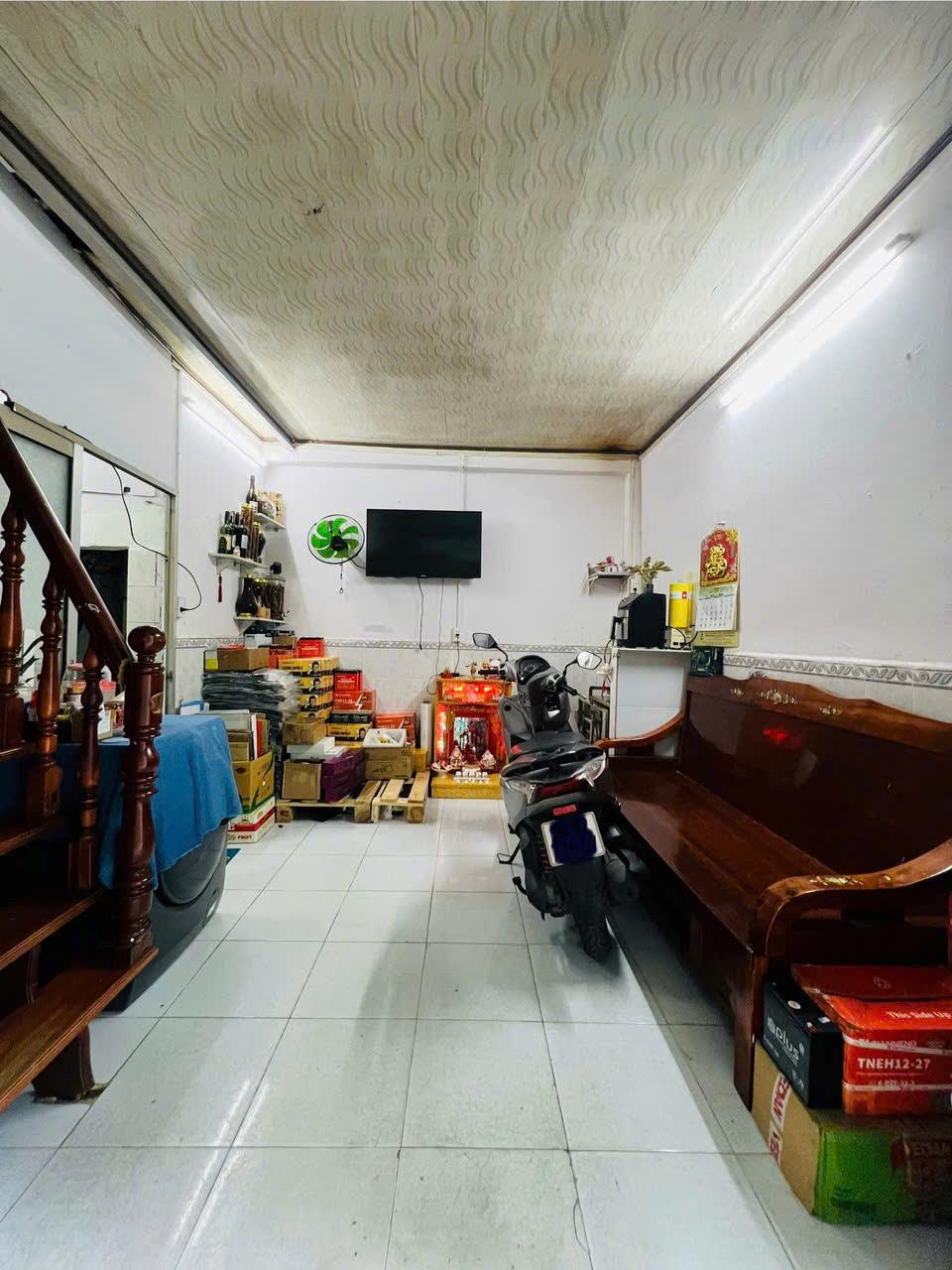 BÁN NHÀ HẺM LẠC LONG QUÂN, Q. 11, 1 TRỆT 2 LẦU GIÁ 2,4 TỶ