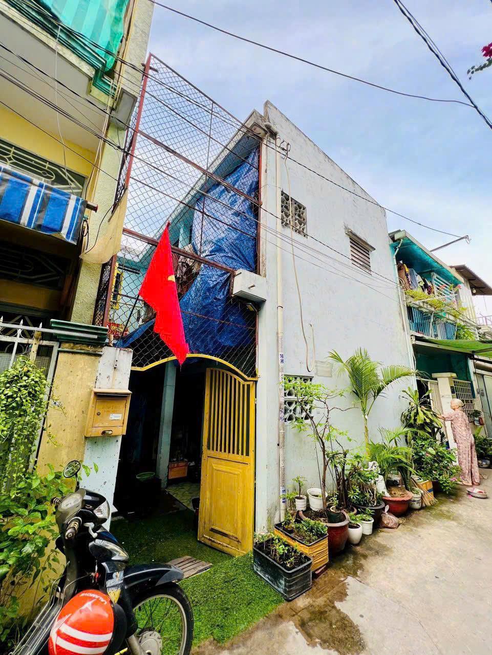BÁN NHÀ HẺM NGUYỄN HỮU, Q.TP DT: 6X10.3M CỰC HIẾM GIÁ 5,3 TỶ