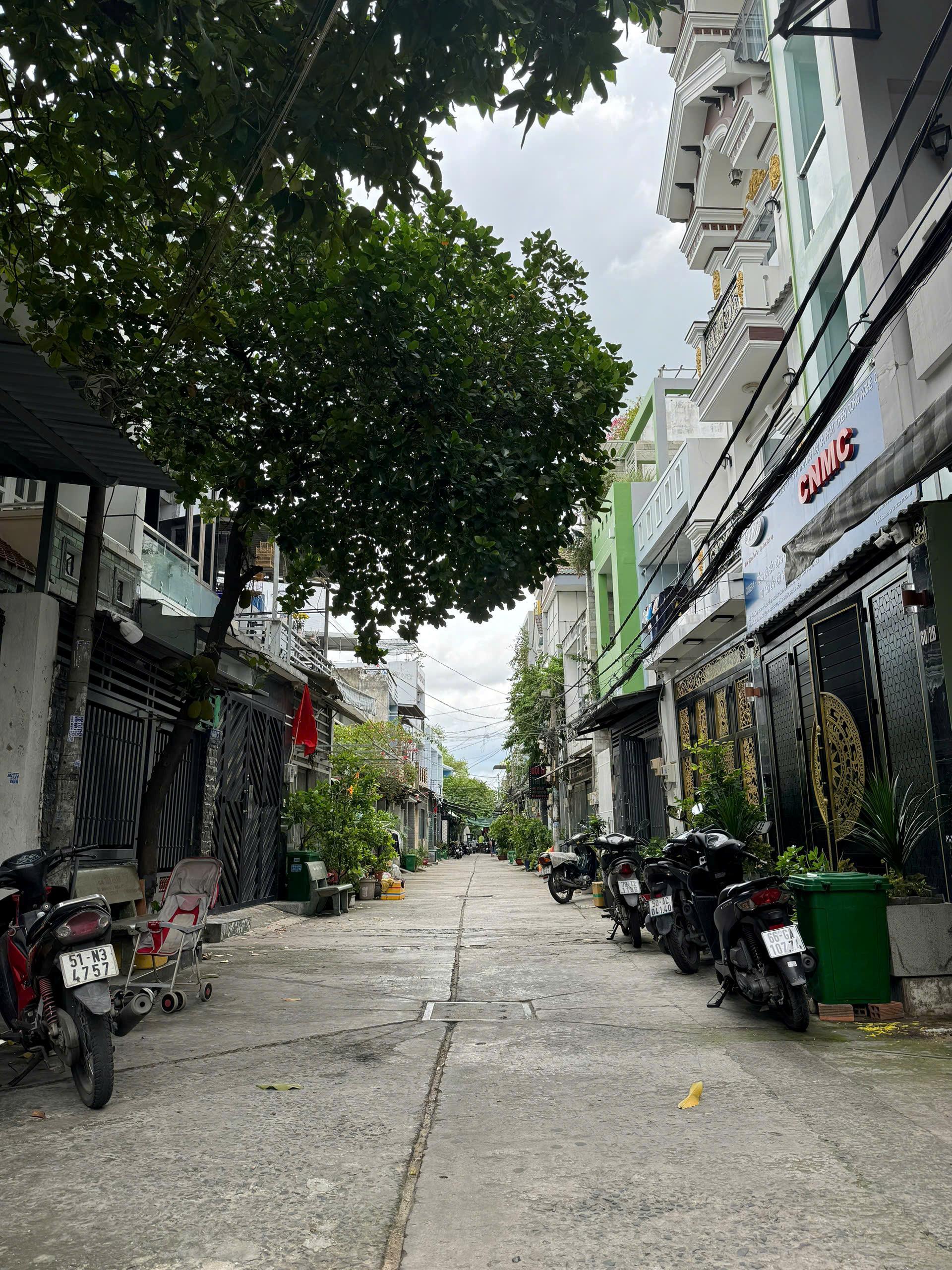 BÁN NHÀ HXH ĐƯỜNG SỐ 4, Q. BT DT: 4X16M GIÁ 5,5 TỶ