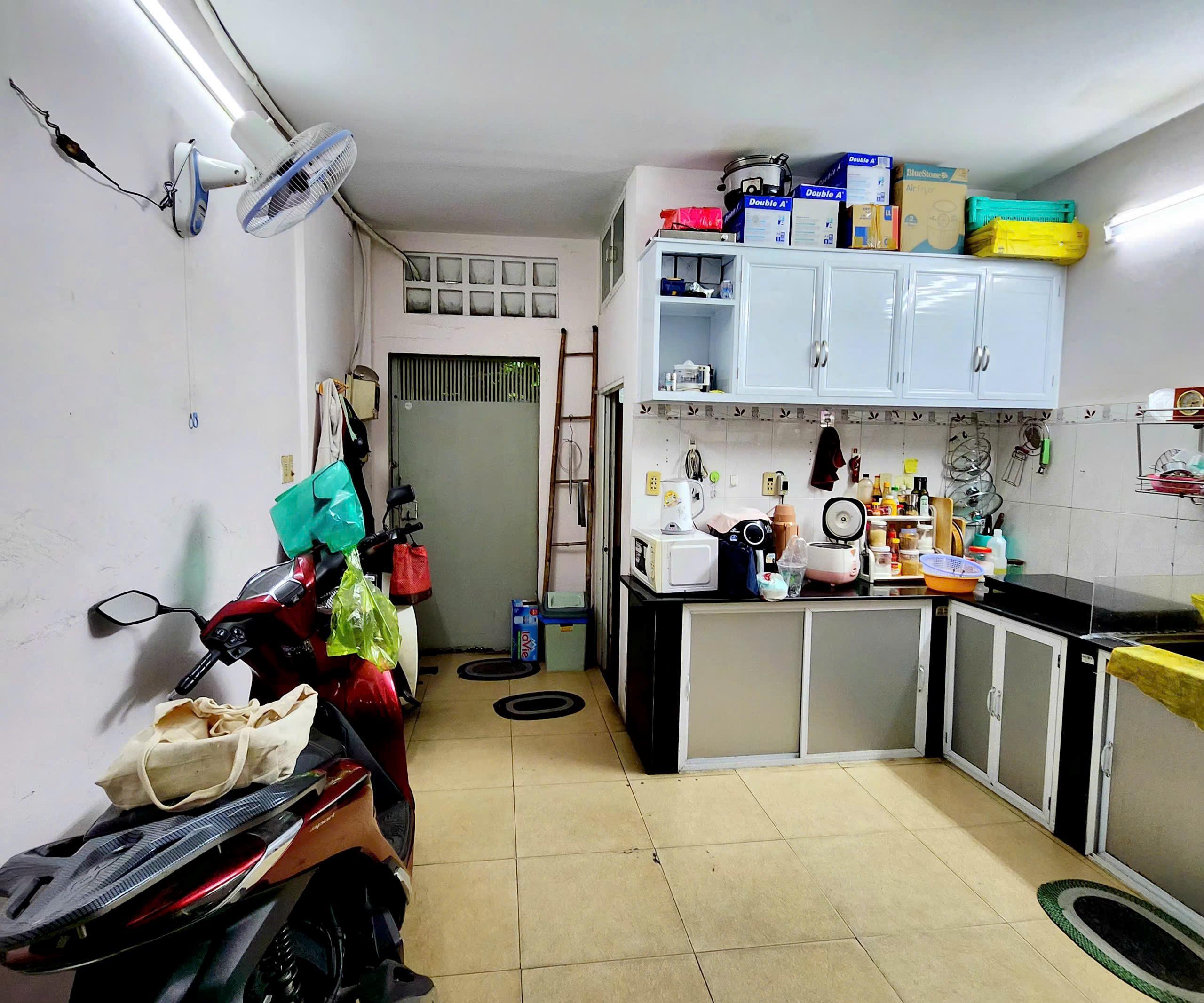 BÁN NHÀ 2 MTKD HOÀNG SA, QUẬN 1 DT: 4X16M 3 TẦNG CÓ SÂN THƯỢNG 21,9 TỶ