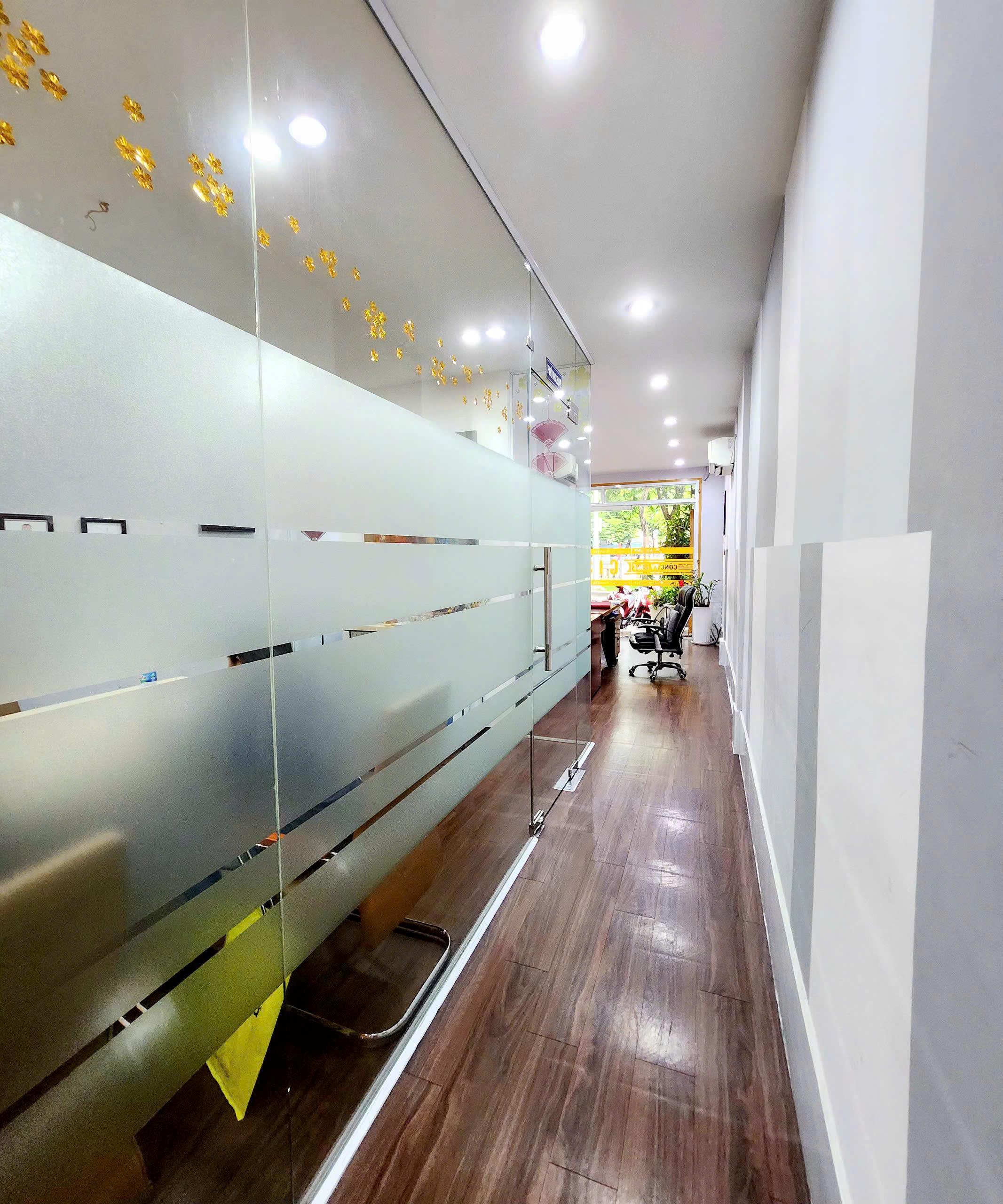 BÁN NHÀ 2 MTKD HOÀNG SA, QUẬN 1 DT: 4X16M 3 TẦNG CÓ SÂN THƯỢNG 21,9 TỶ
