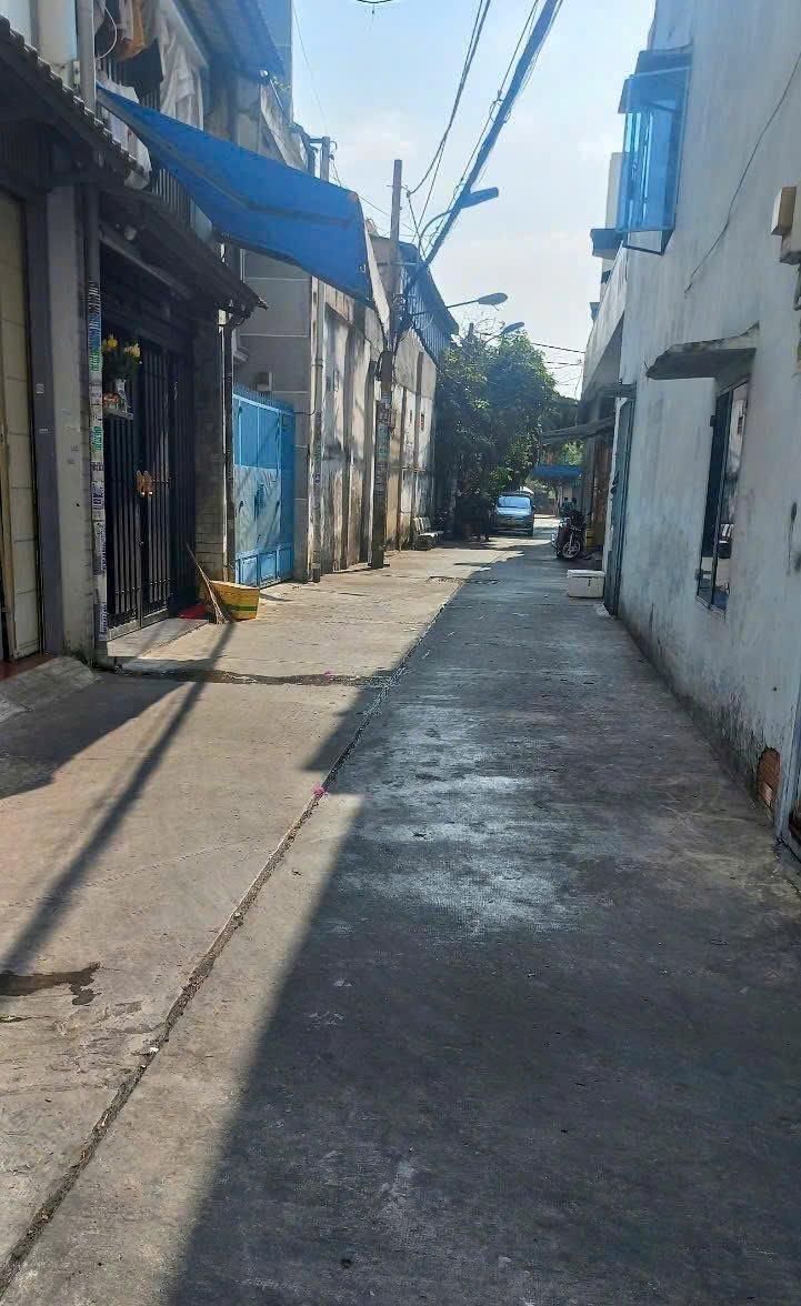 BÁN NHÀ HXH TÂN HƯƠNG, Q. TP DT: 4X16M 3 PN, 3 WC GIÁ 6,3 TỶ