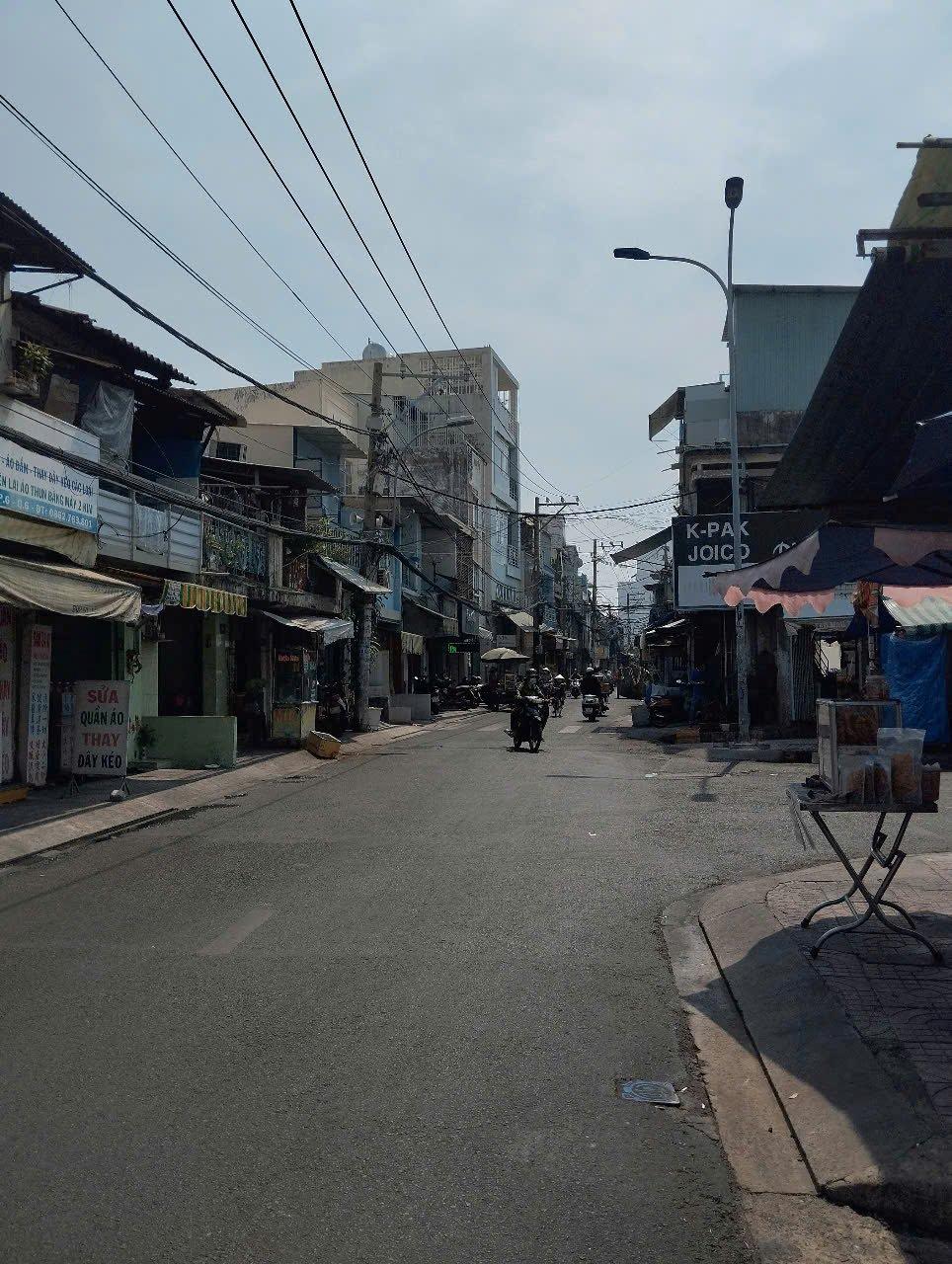 BÁN NHÀ MẶT TIỀN TẠI LÊ QUANG SUNG, PHƯỜNG 6, QUẬN 6 GIÁ RẺ 8 TỶ
