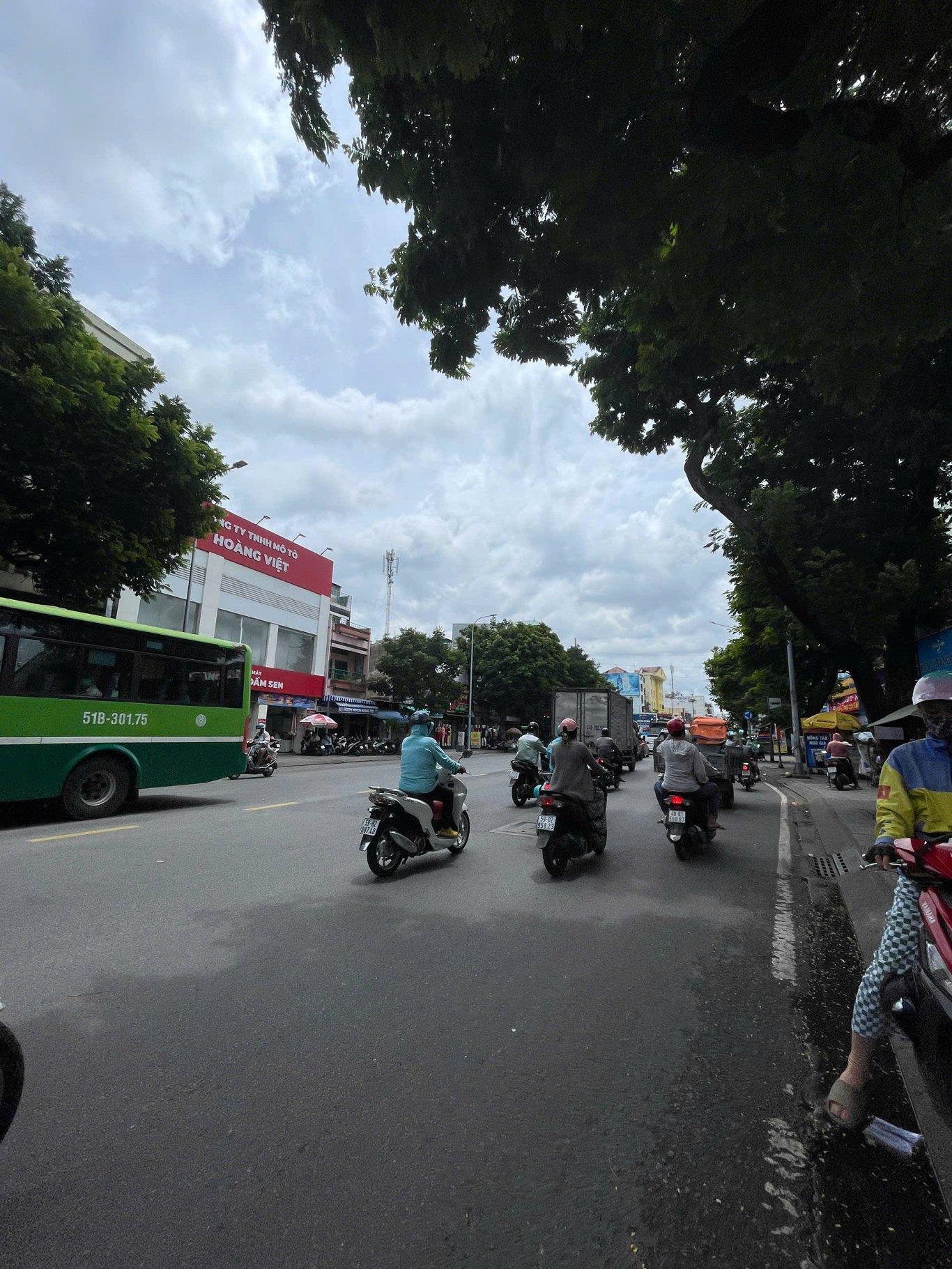 BÁN NHÀ MẶT TIỀN TẠI HÒA BÌNH, PHƯỜNG 5, QUẬN 11 GIÁ RẺ 14,5 TỶ