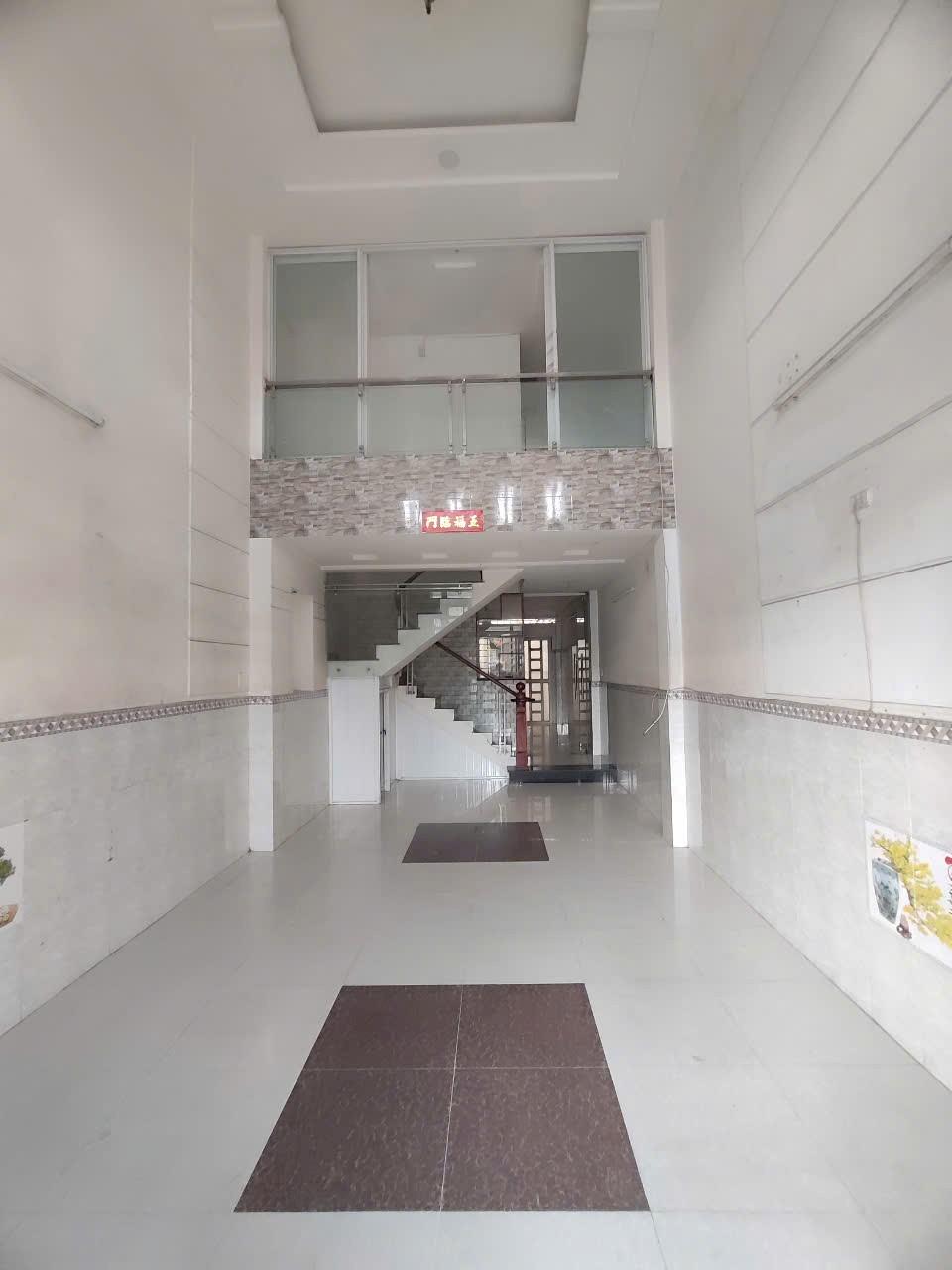 BÁN NHÀ MTKD QUẬN 6 DT: 4X16M 4 LẦU GIÁ 8,9 TỶ