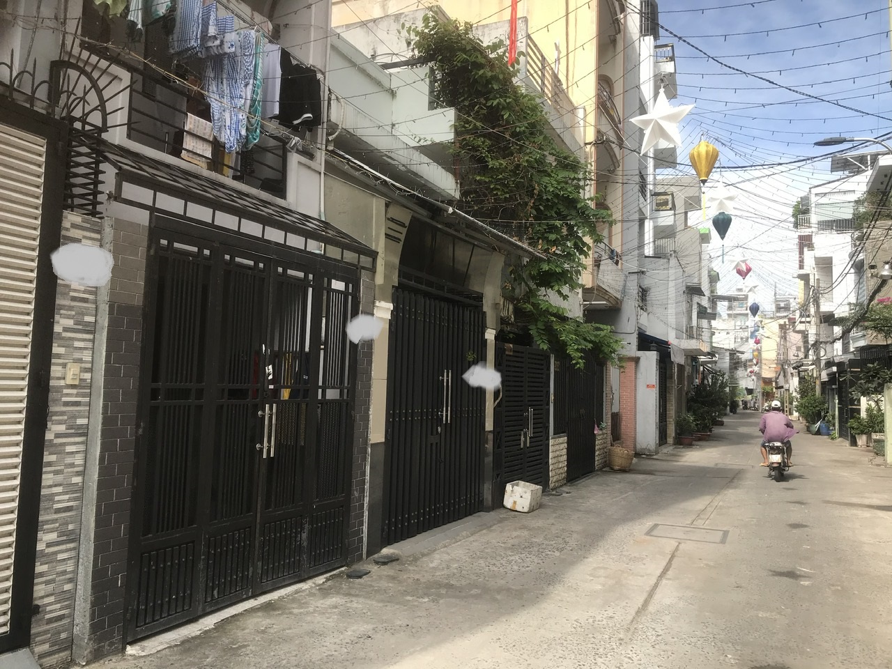 NHÀ PHỐ 2 CĂN LIỀN KỀ (6.2 x 17.6) TRONG HẺM XE HƠI CHỈ 15 TRIỆU/THÁNG
