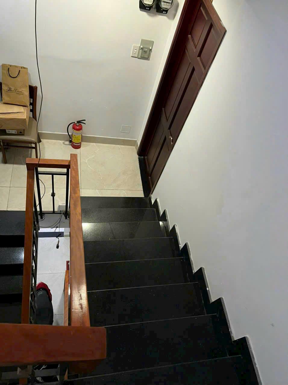 BÁN NHÀ HẺM CHDV THU NHẬP 40TR/THÁNG Ở MINH PHỤNG GIÁ 9.6 TỶ ĐỒNG