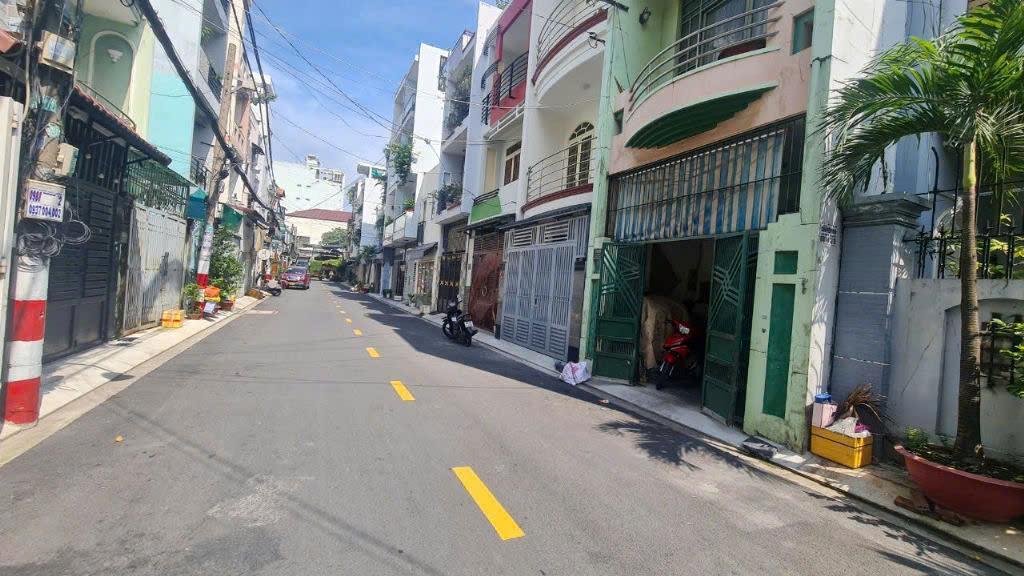 BÁN NHÀ HẺM 10M LŨY BÁN BÍCH, Q. TP DT: 4X16M 1 TRỆT 2 LẦU GIÁ 9,1 TỶ