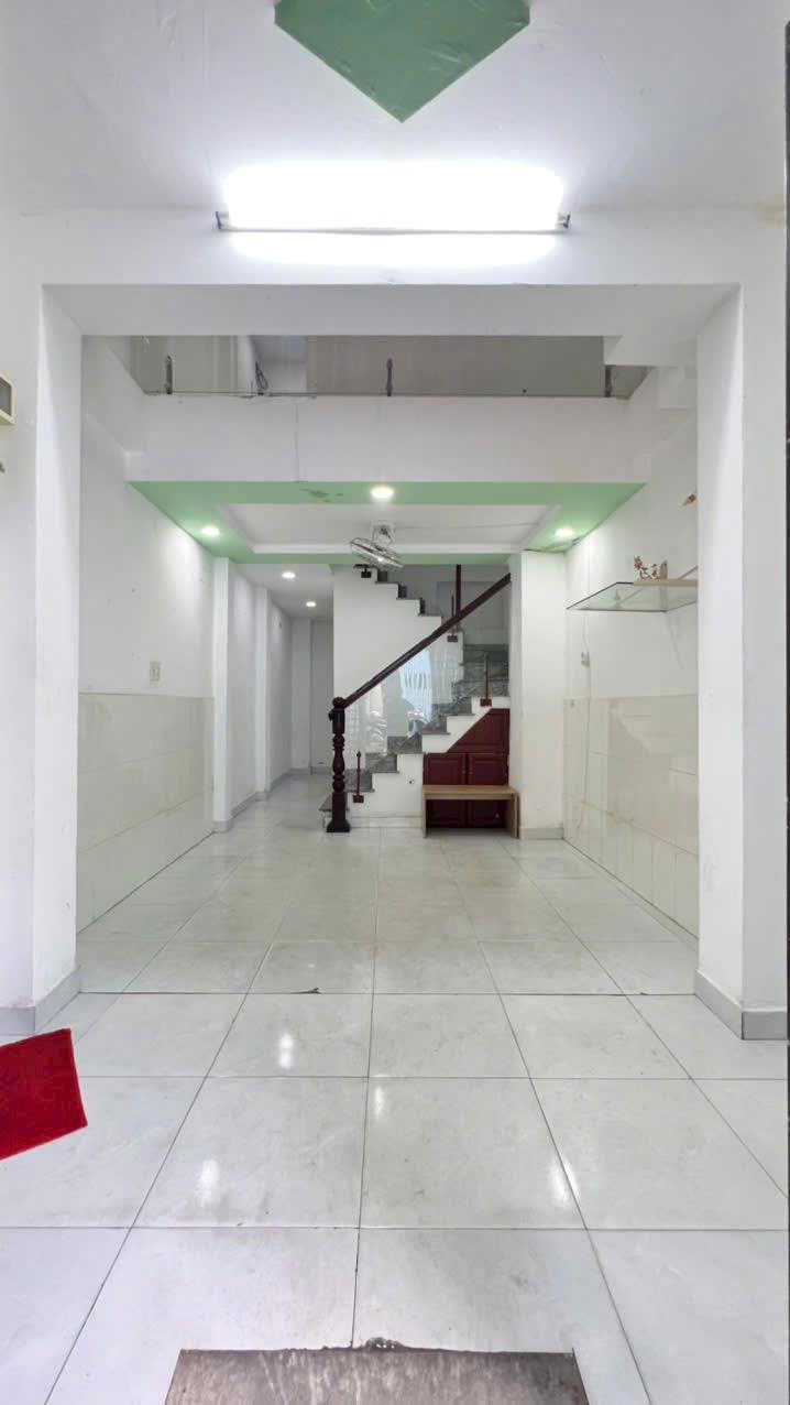 BÁN NHÀ HẺM TRẦN THÁNH TÔNG, Q. TB 1 TRỆT 1 LẦU 3 PN GIÁ 3,95 TỶ