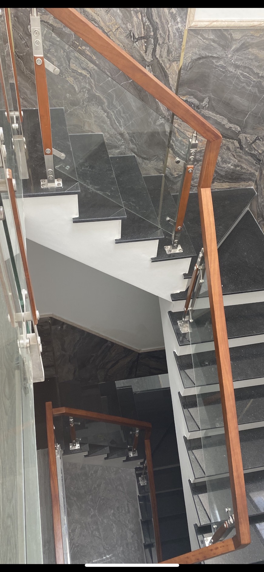NHÀ PHỐ MTKD ÂU CƠ DT: 4x20M GIÁ 15.5 TỶ