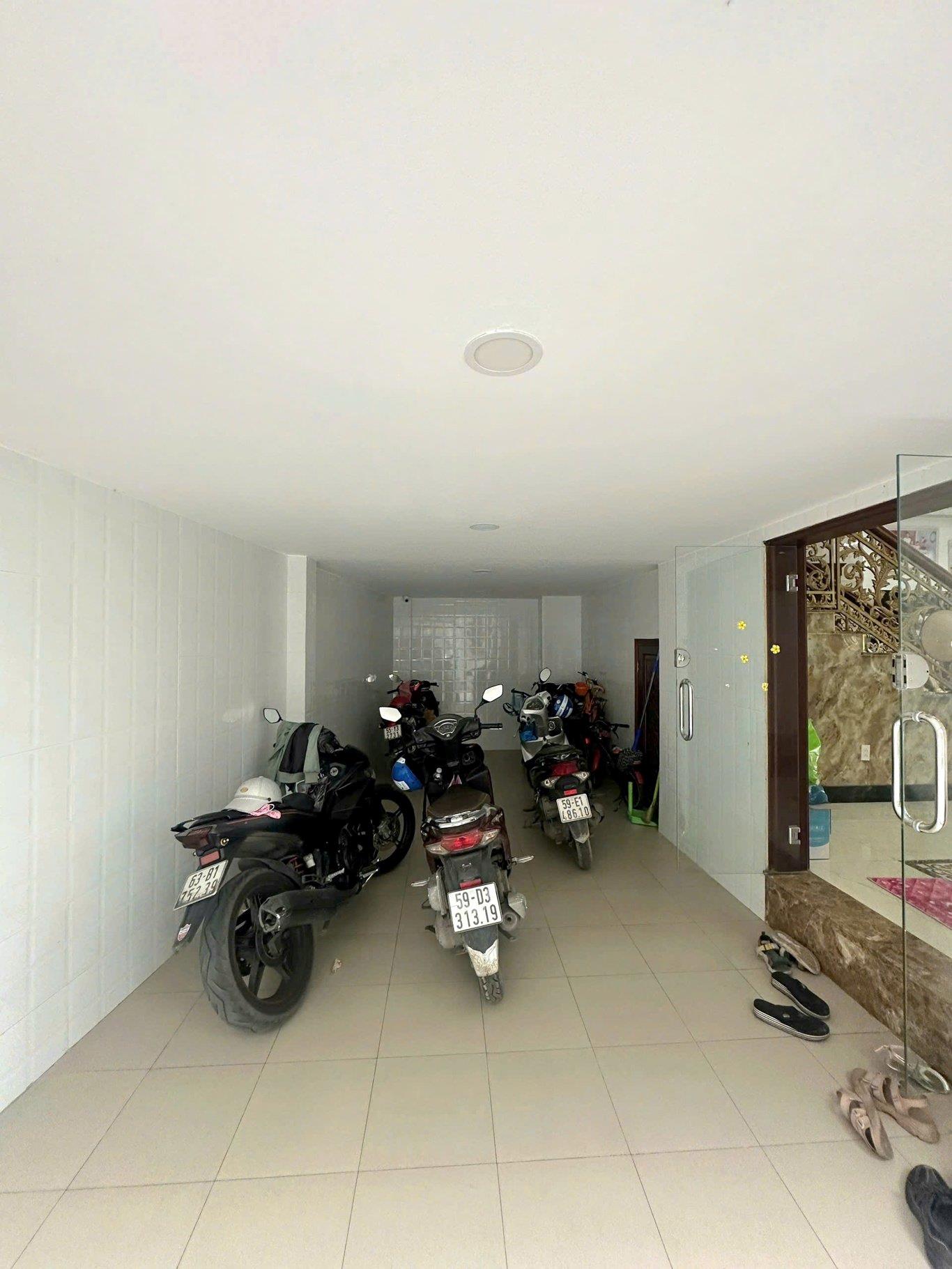 BÁN NHÀ HẺM TẠI ĐƯỜNG 11, P. BHH, Q. BT GIÁ 13.7 TỶ