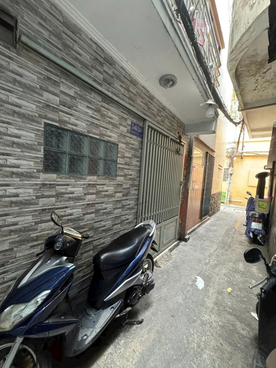 BÁN NHÀ HẺM ĐƯỜNG ĐIỆN BIÊN PHỦ, Q.10 2 PN, 2 WC CHỈ 2,9 TỶ
