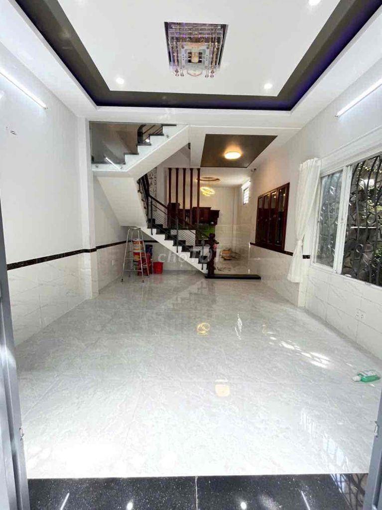 BÁN NHÀ HXT NGUYỄN PHÚC CHU, Q.TB DT: 4.4X9.25M 3 LẦU 5 PN GIÁ 6,5 TỶ
