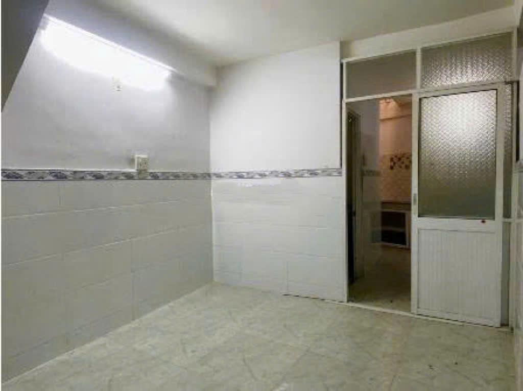 BÁN NHÀ HẺM TÂN HÓA, P. 1, Q. 11 DT: 5X 16M NỞ HẬU 6.7M 8 TỶ