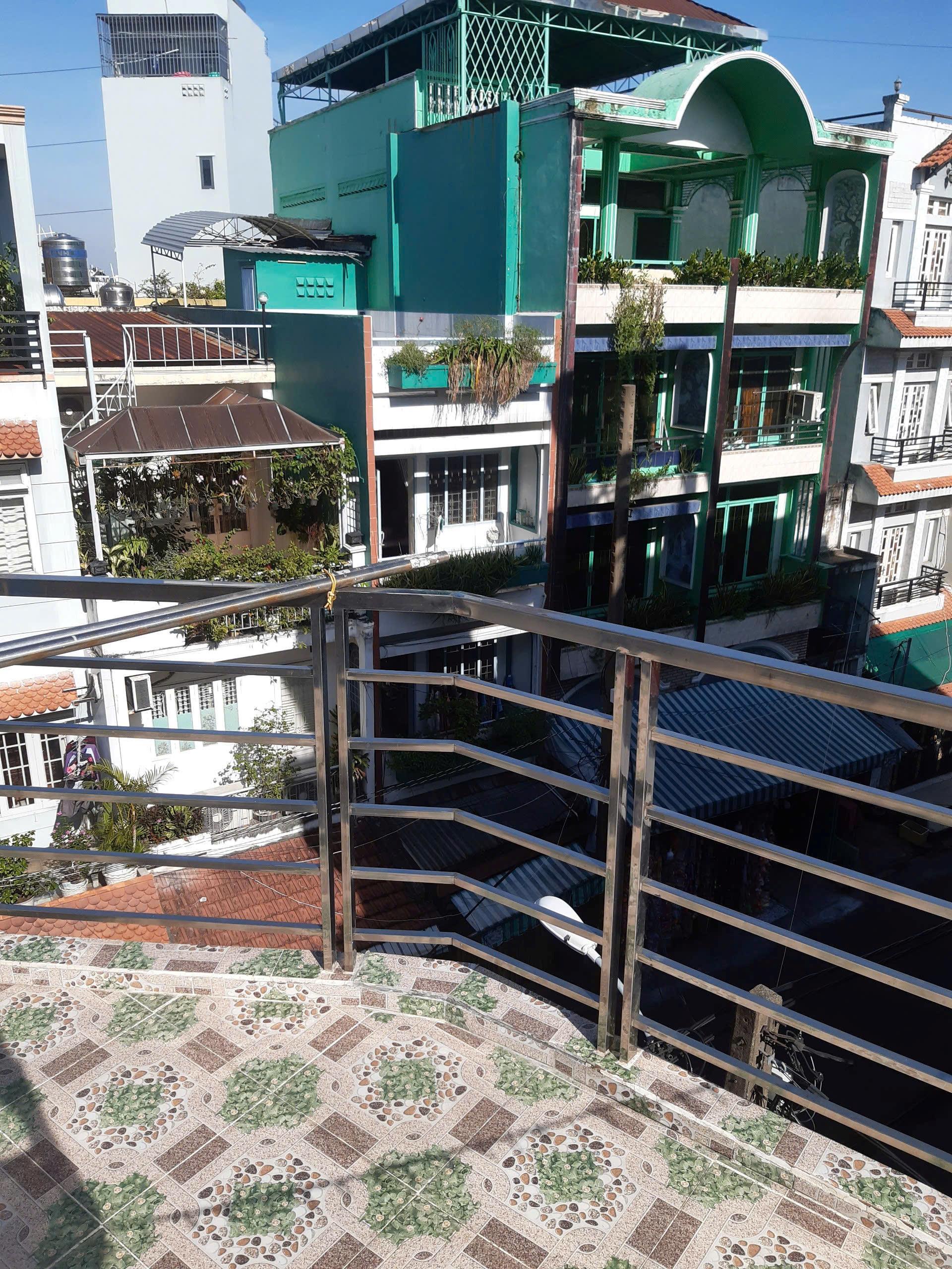 BÁN NHÀ MTKD ĐỘI CUNG, P.11, Q.11 DT: 4X10M 1 TRỆT 2 LẦU GIÁ 8,7 TỶ