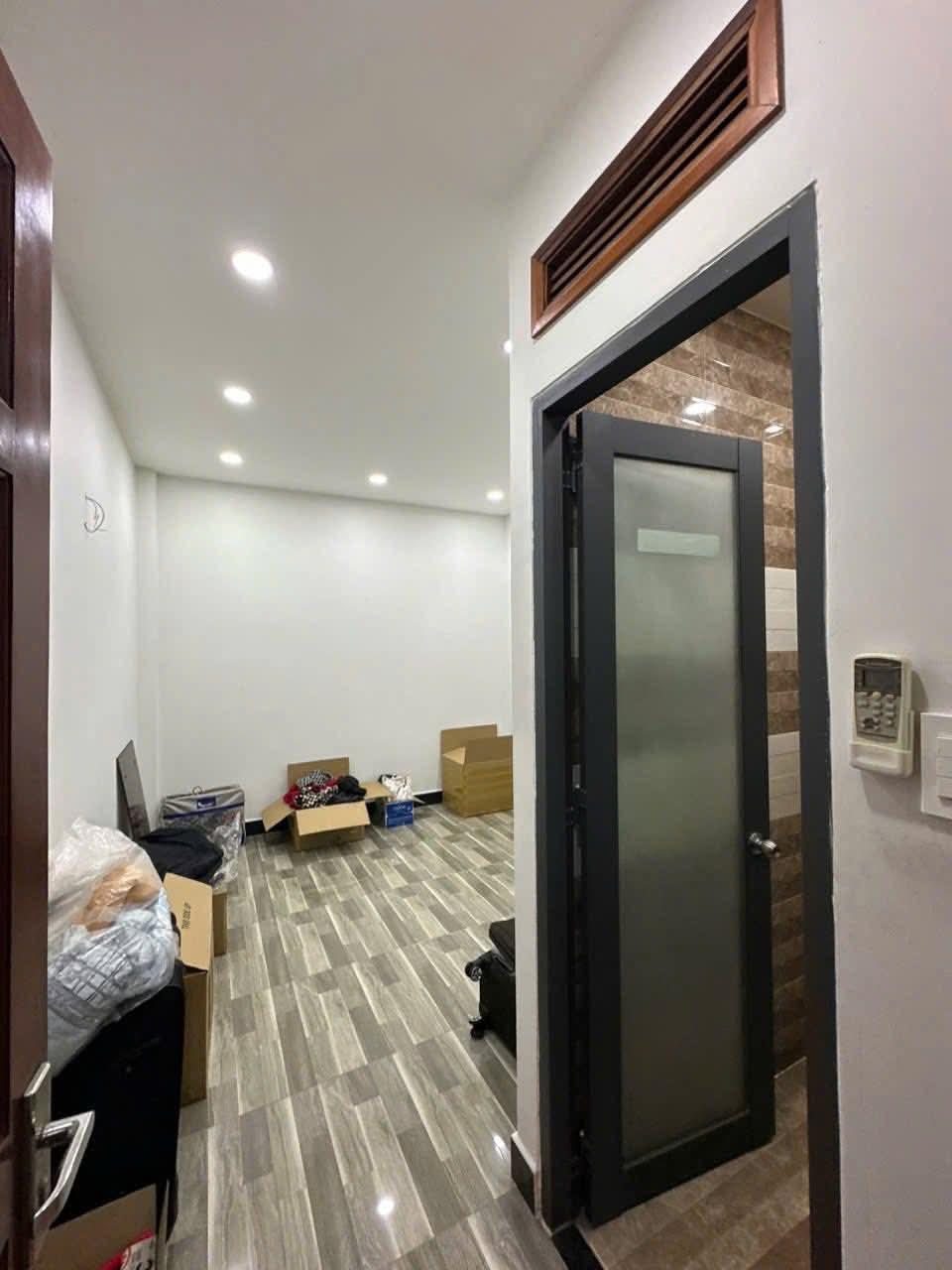 BÁN NHÀ MTKD PHÚ THỌ, P.1, Q.11 KT: 7 TẦNG 7 PN, 6 WC GIÁ 12 TỶ