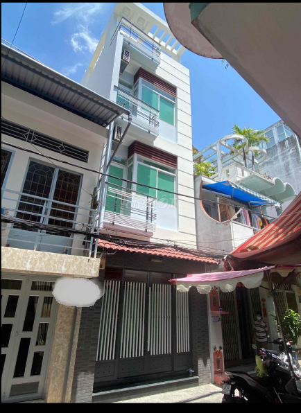 NHÀ PHỐ HẺM 4 TẦNG GẦN VÒNG XOAY HÒA BÌNH 6.7 TỶ ĐỒNG