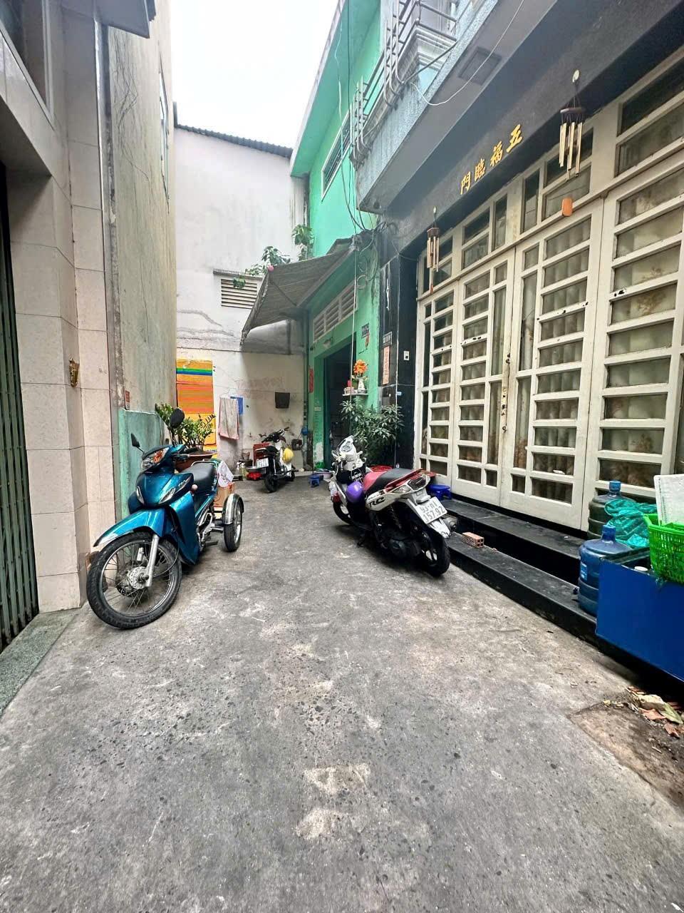 BÁN NHÀ HẺM 6M LẠC LONG QUÂN, P.8, Q.TB GIÁ CHỈ 5,7 TỶ