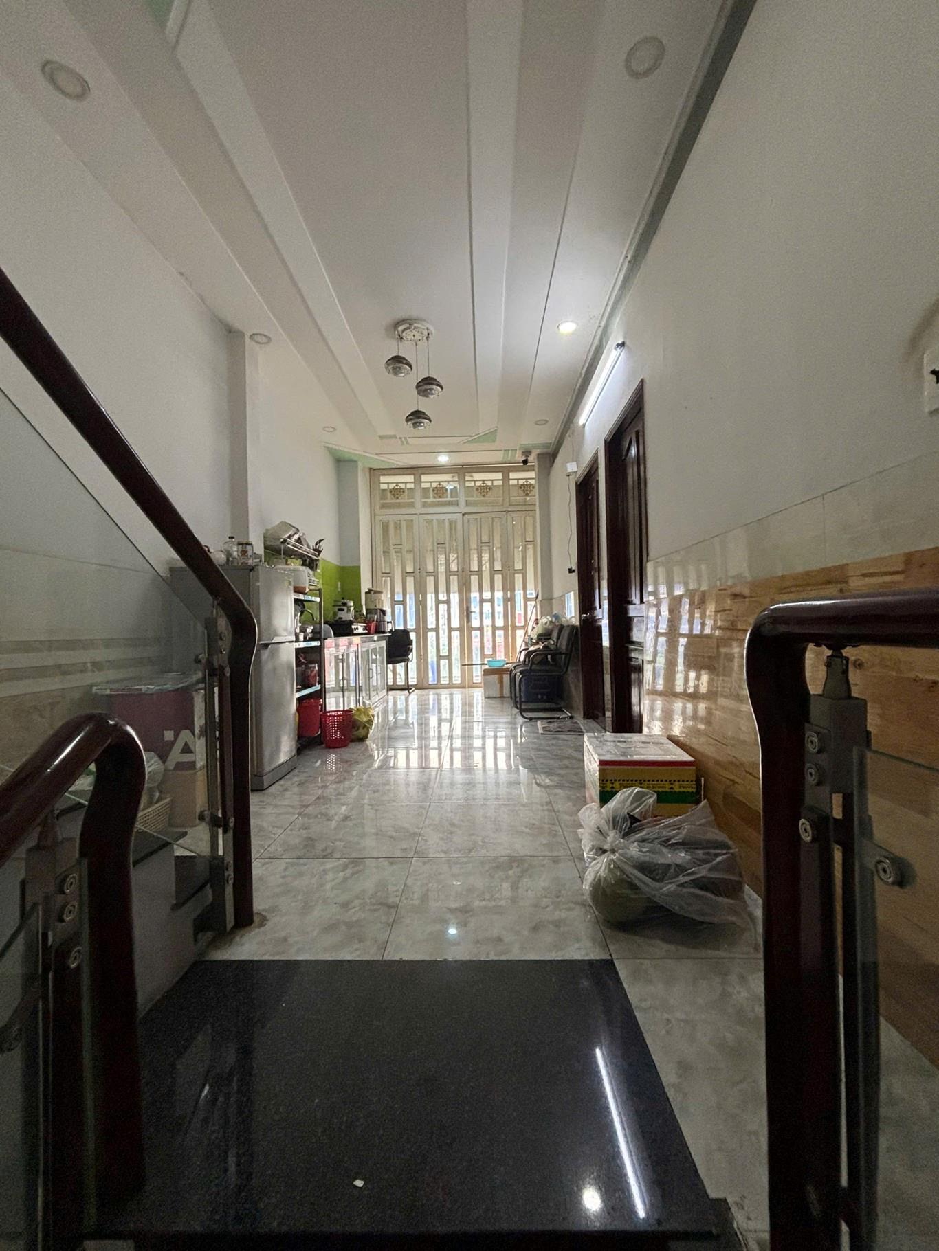 BÁN NHÀ MẶT TIỀN LẠC LONG QUÂN, P.5, Q.11 GIÁ 12 TỶ