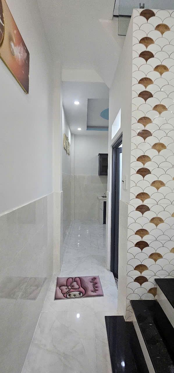 BÁN NHÀ HẺM 4M LẠC LONG QUÂN, P.5, Q.11 GIÁ 2,95 TỶ