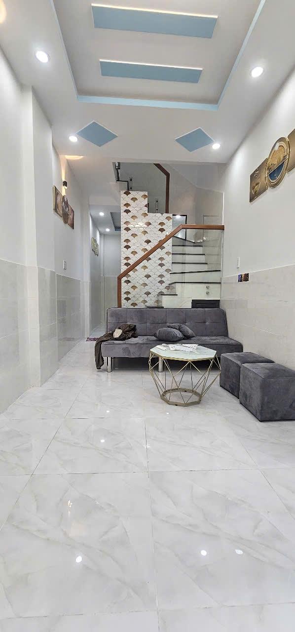BÁN NHÀ HẺM 4M LẠC LONG QUÂN, P.5, Q.11 GIÁ 2,95 TỶ
