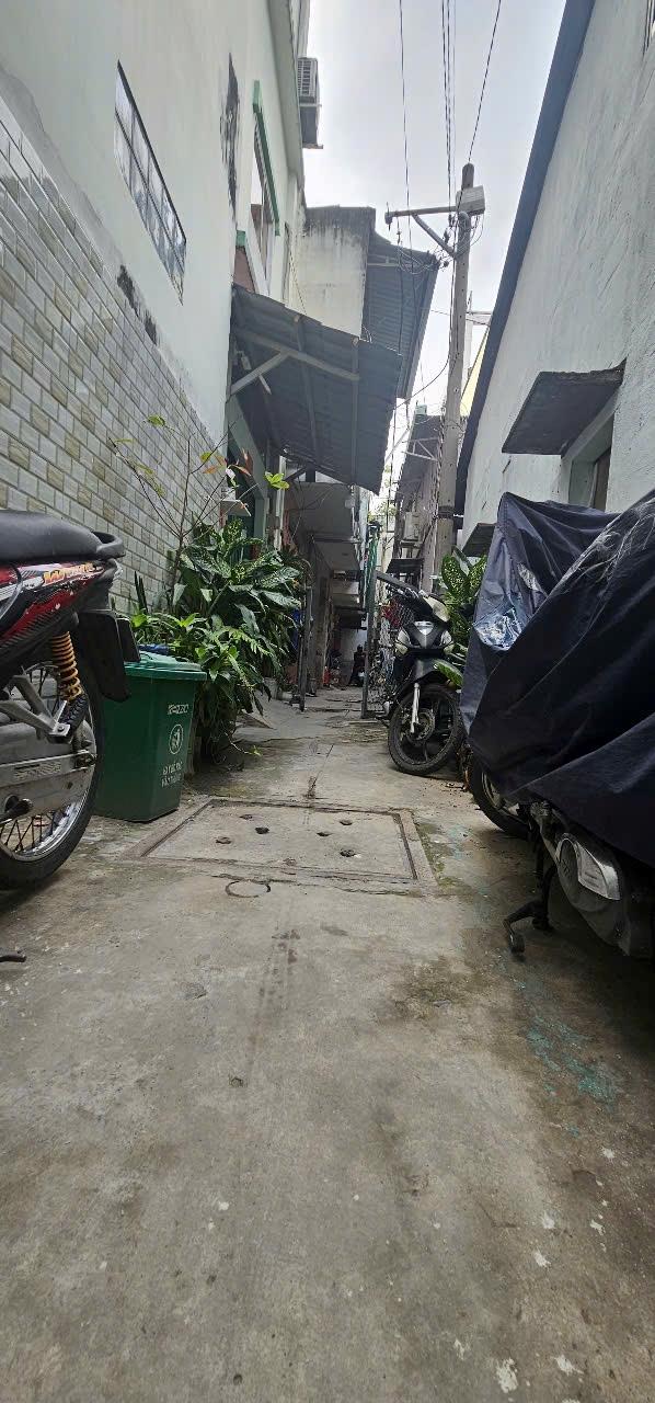 BÁN NHÀ HẺM 4M LẠC LONG QUÂN, P.5, Q.11 GIÁ 2,95 TỶ