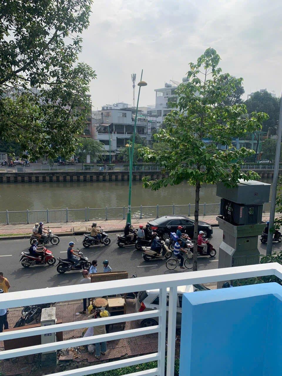 BÁN NHÀ MTKD HOÀNG SA, QUẬN 3, 1 TRỆT 1 LẦU 5 PN, 3 WC GIÁ 5 TỶ