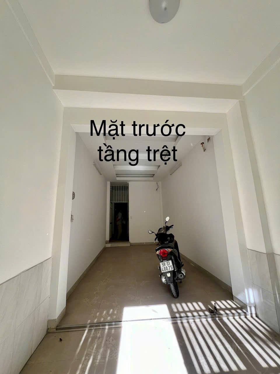 BÁN NHÀ THÔNG NKKN HUỲNH VĂN BÁNH, P. 14, Q.PN  GIÁ 9,95 TỶ