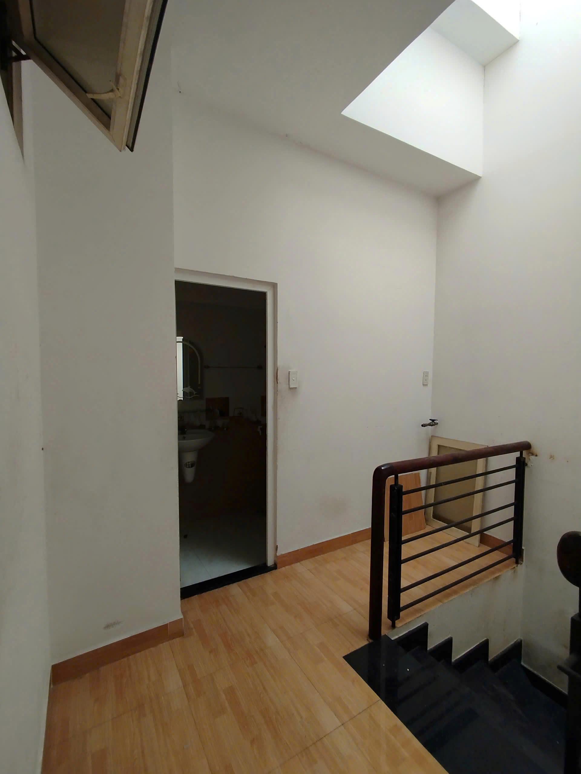 BÁN NHÀ HẺM THÔNG PHÚ THỌ HÒA, P. PTH, Q. TP GIÁ 4,8 TỶ