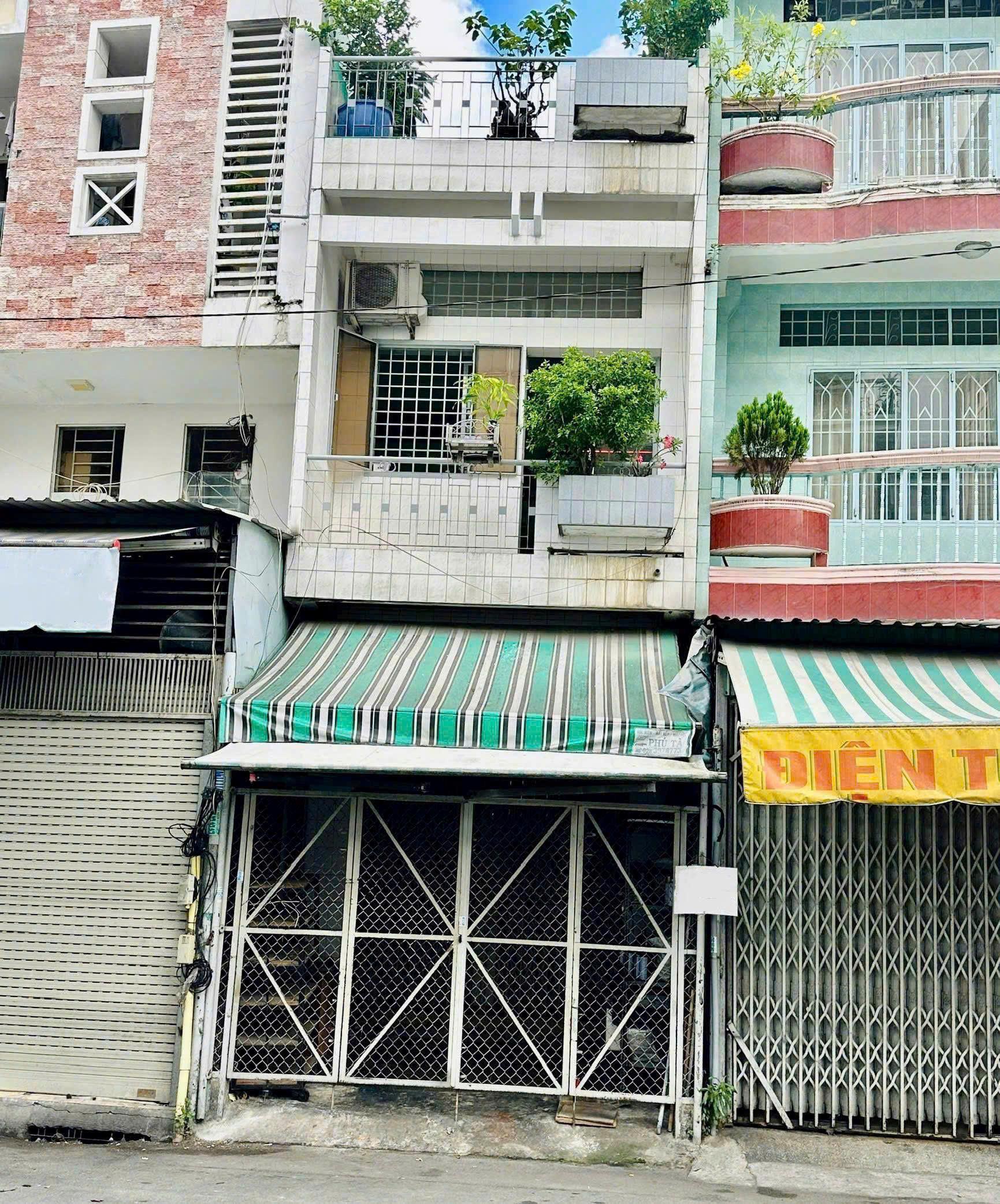 BÁN NHÀ 2 MTKD NHẬT TẢO, Q. 11 DT: 54.2M2 NỞ HẬU 7M GIÁ 15 TỶ