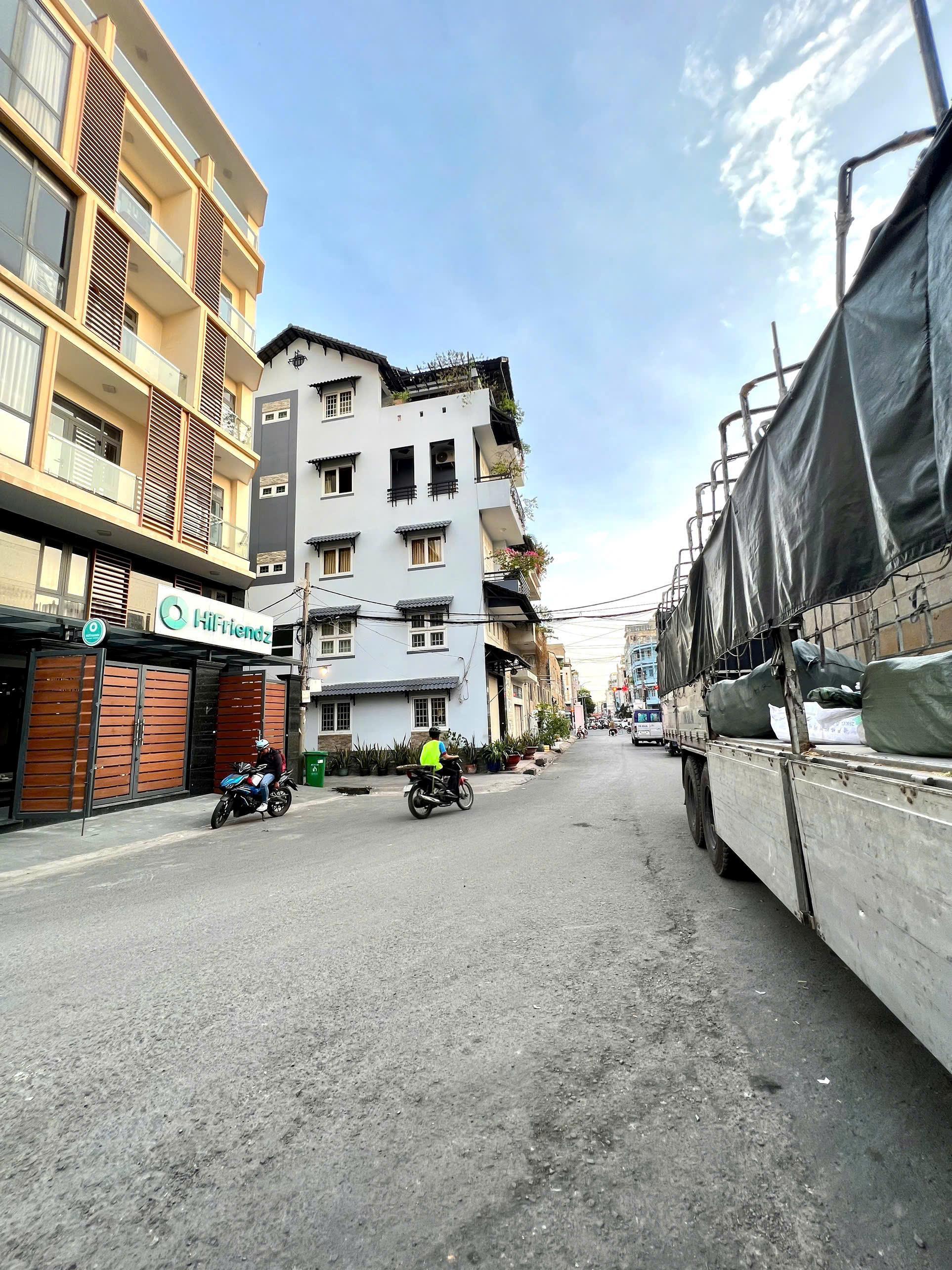 BÁN NHÀ ĐƯỜNG 8M HỒNG BÀNG, Q. 11 DT: 7X16M GIÁ 11,5 TỶ