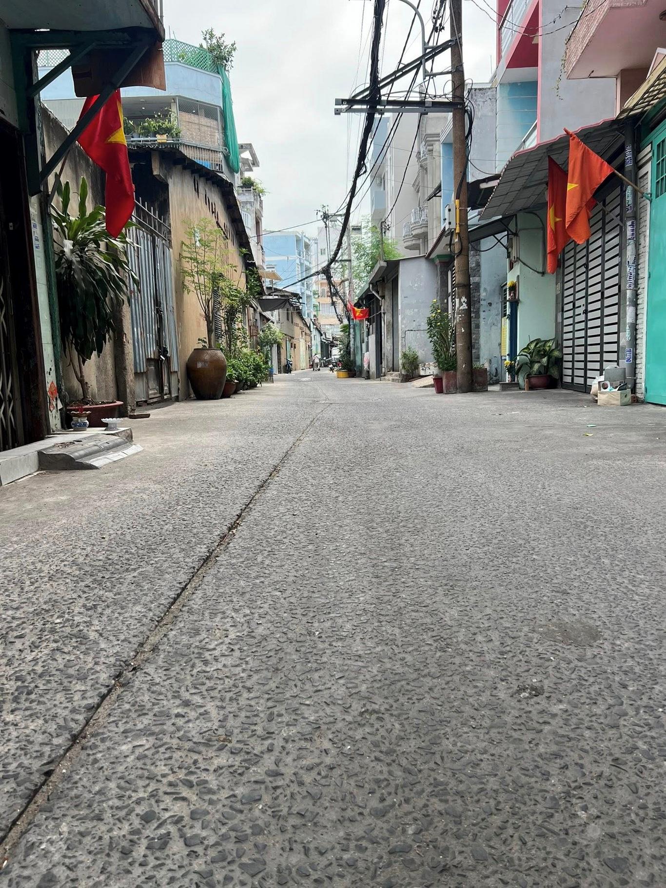 BÁN NHÀ HẺM THÔNG ĐƯỜNG SỐ 100 BÌNH THỚI, P.14, Q. 11 GIÁ 10 TỶ