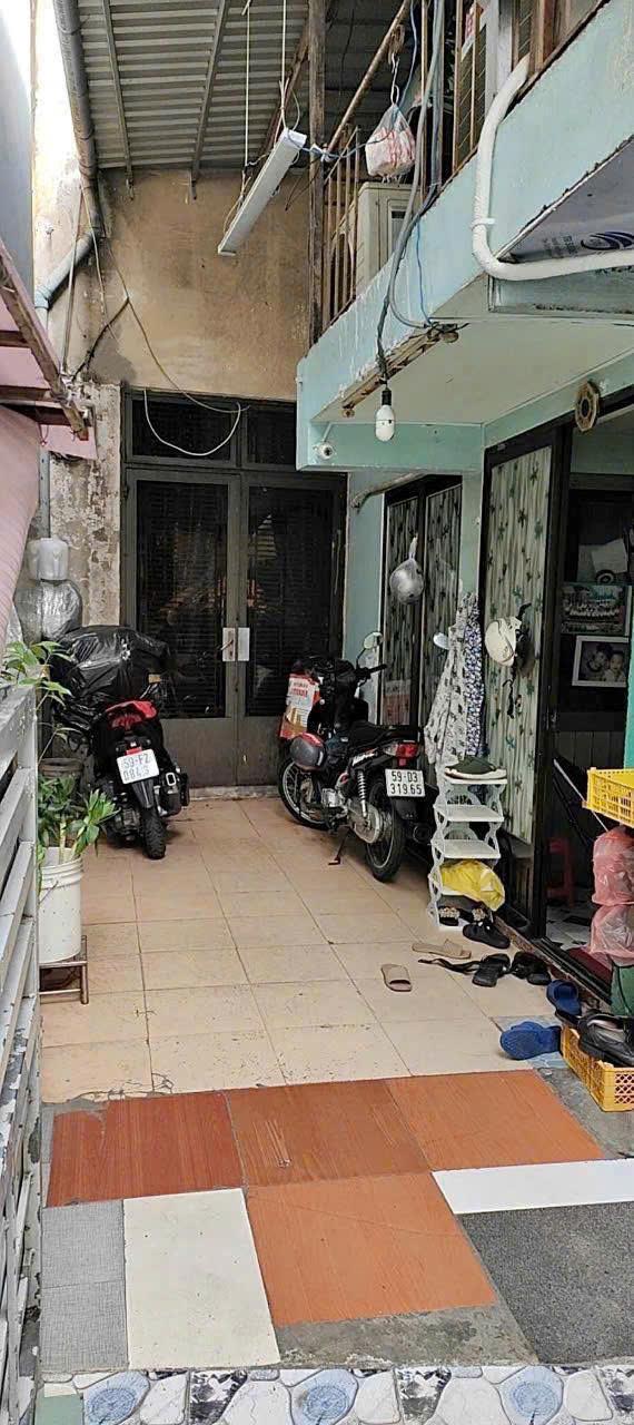 BÁN NHÀ HẺM LẠC LONG QUÂN, Q. TB DT: 6X8M 1 TRỆT 1 LẦU GIÁ 4,2 TỶ