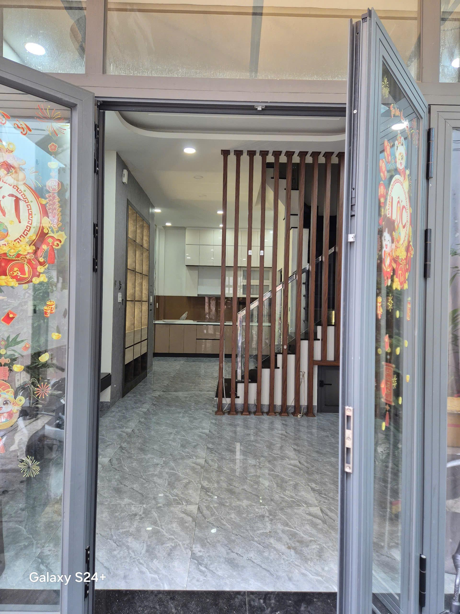 BÁN NHÀ HẺM RỘNG NGUYỄN VĂN VỊNH, Q. TP DT: 4X9.1M 1 TRỆT 2 LẦU 6,3 TỶ