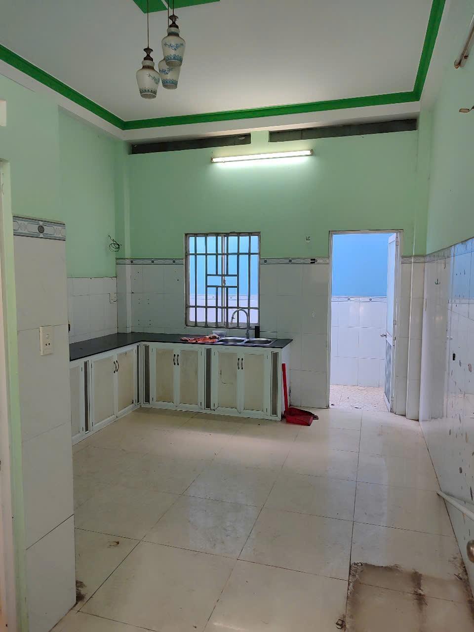 BÁN NHÀ  MTKD NGUYỄN THIỆN THUẬT, Q. 3 DT: 4.2X10.5M GIÁ 29 TỶ