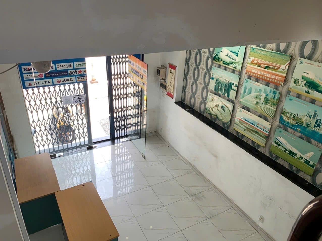 BÁN NHÀ  MTKD ĐINH TIÊN HOÀNG, Q. BT DT: 4X6.5M 5 TẦNG GIÁ 16,7 TỶ