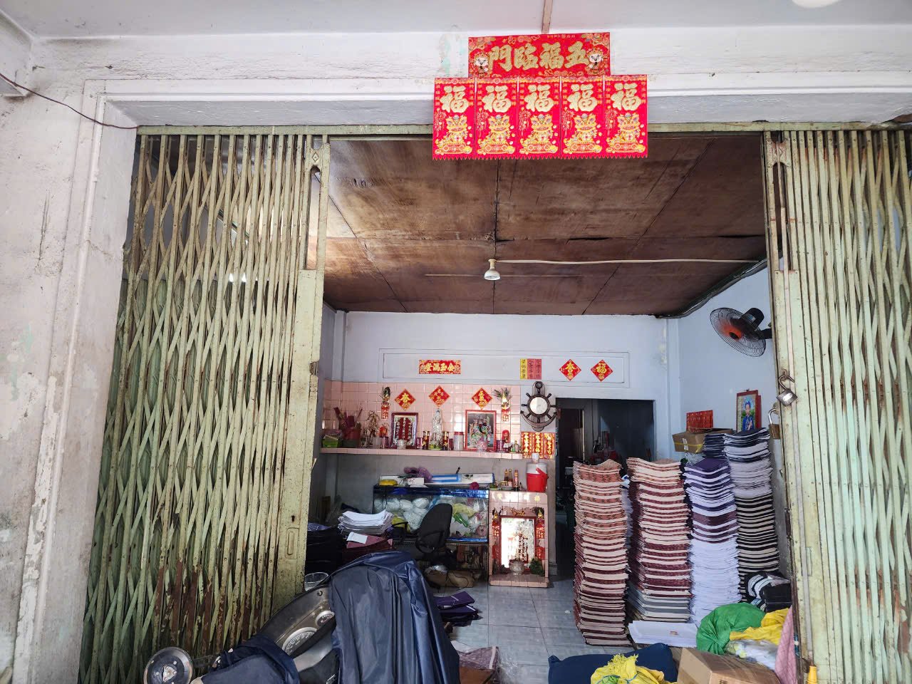 NHÀ MẶT TIỀN NGÃ 6 LÊ VĂN QUỚI (4x17m) XUNG QUANH NHIỀU TIỆN ÍCH 