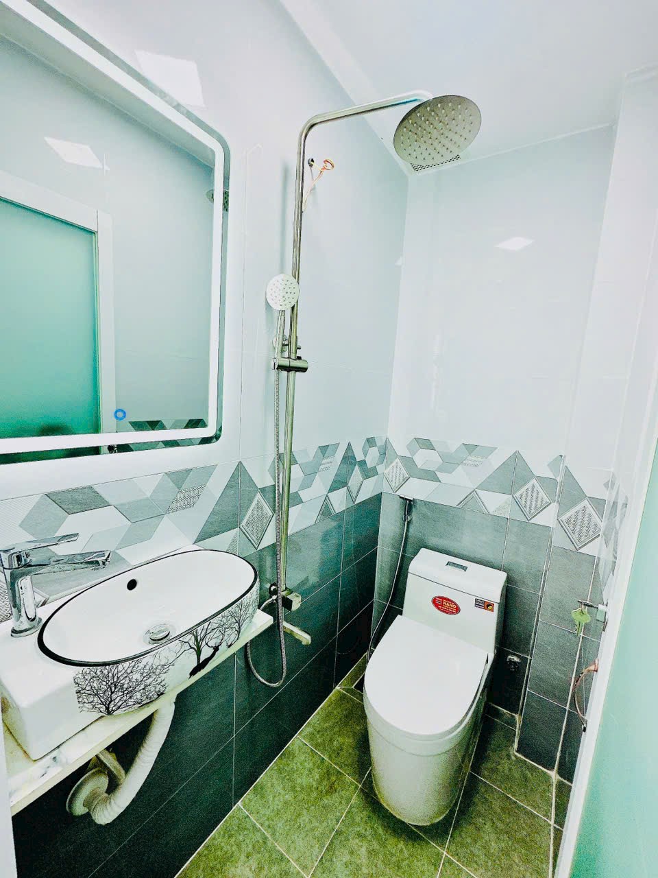 NHÀ 2 TẦNG HẺM TRONG LÀNG ỐC NỔI TIẾNG QUẬN 8 CHỈ 2.88 TỶ