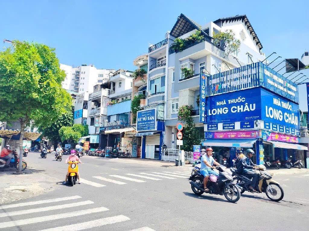 BÁN NHÀ MTKD TRẦN NHÂN TÔNG, Q.10 2 LẦU GIÁ 5,5 TỶ