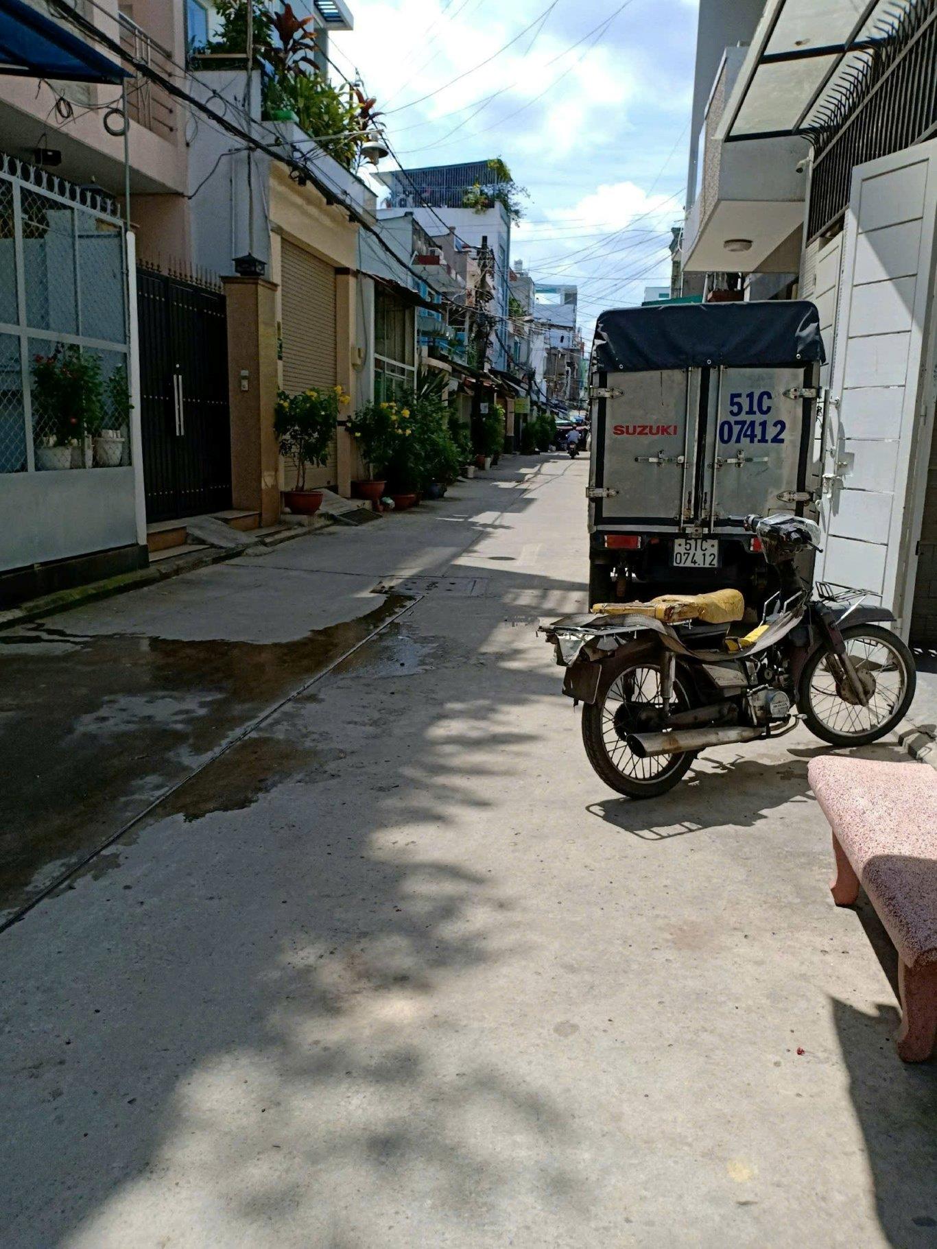 BÁN NHÀ HXT KHUÔNG VIỆT, Q.TP DT: 8x22.5M GIÁ 16 TỶ