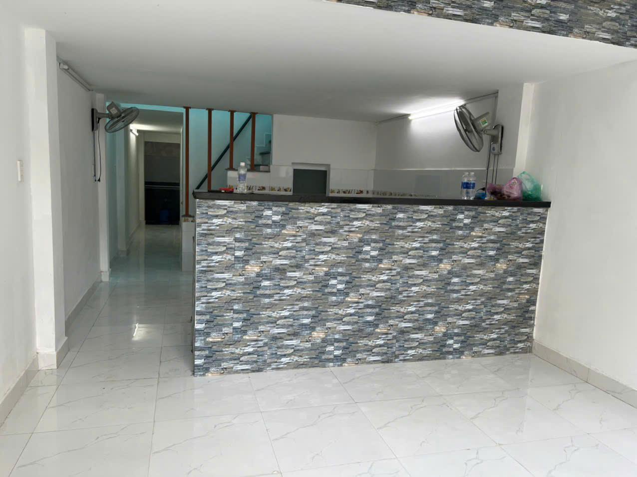 BÁN NHÀ HẺM 3M PHAN VĂN TRỊ, Q.5 DT: 4X15.5M 3 PN GIÁ 7.5 TỶ